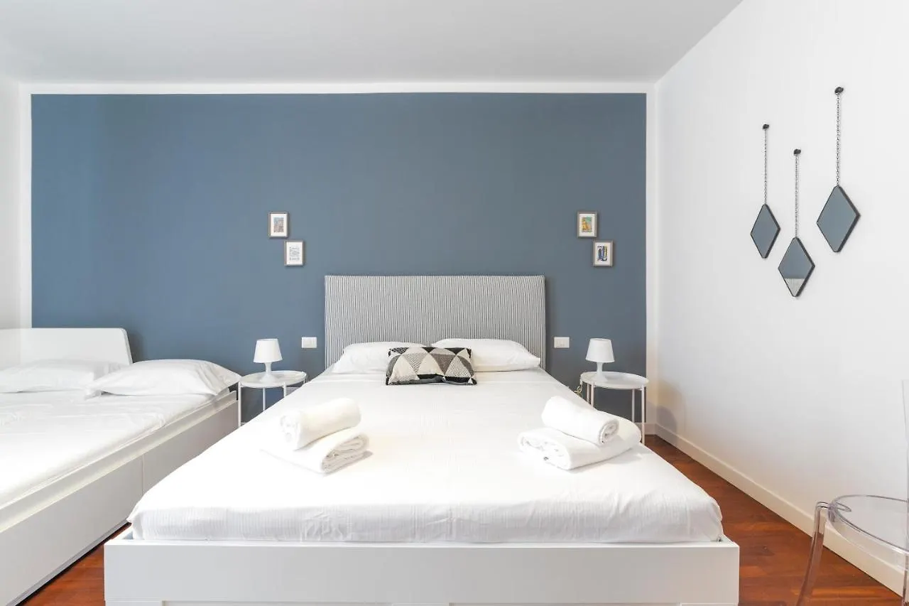 Roomy Apartment Close To Subway M5! Milán