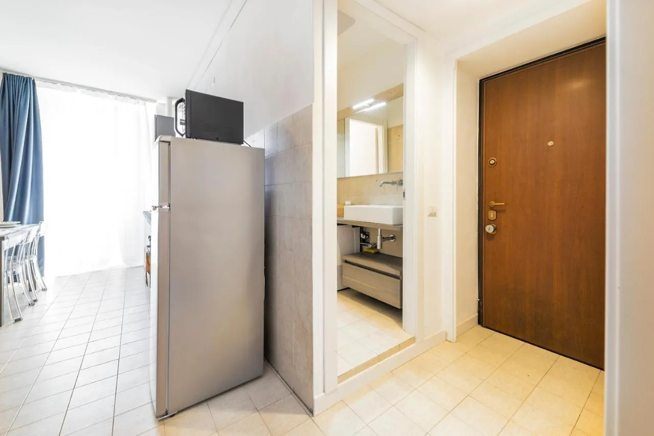 Roomy Apartment Close To Subway M5! Milán Italia